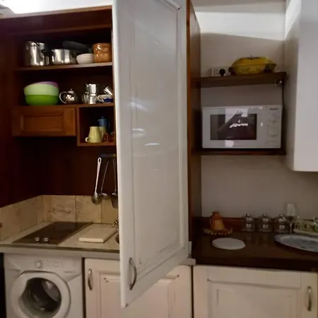 La Dei Conti, Piccolo E Confortevole Loft アパート *