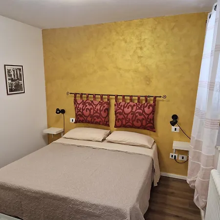 La Dei Conti, Piccolo E Confortevole Loft * シエーナ